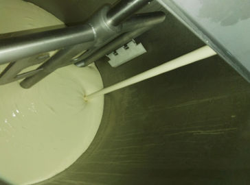 Padrão europeu da máquina profissional do bolo do rolo suíço com o misturador da massa de bolo fornecedor