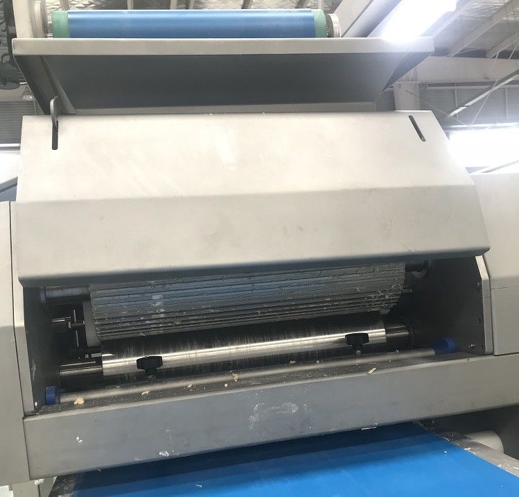200-300 máquina automática da imprensa da massa da capacidade do quilograma, máquina de Sheeter do rolo da massa fornecedor